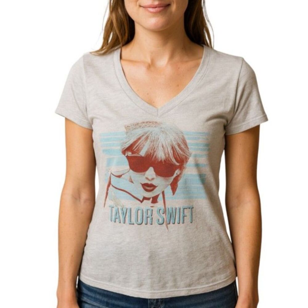 Taylor Swift Womenâs Gray 1989 V-neck Cap Sleeve T-shirt | Size XS